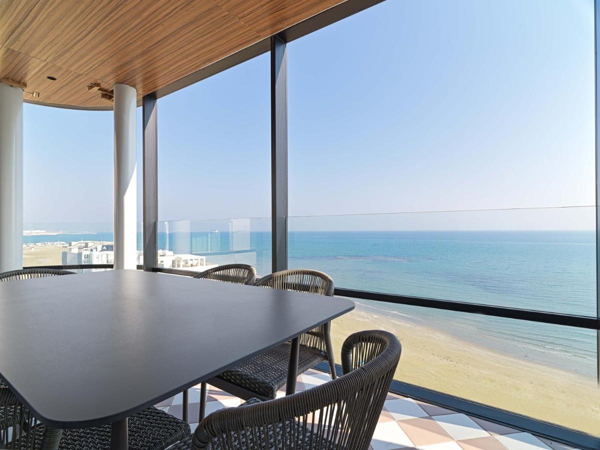 Liv Mackenzie Beach Suites Larnaca Adults Only Exteriör bild