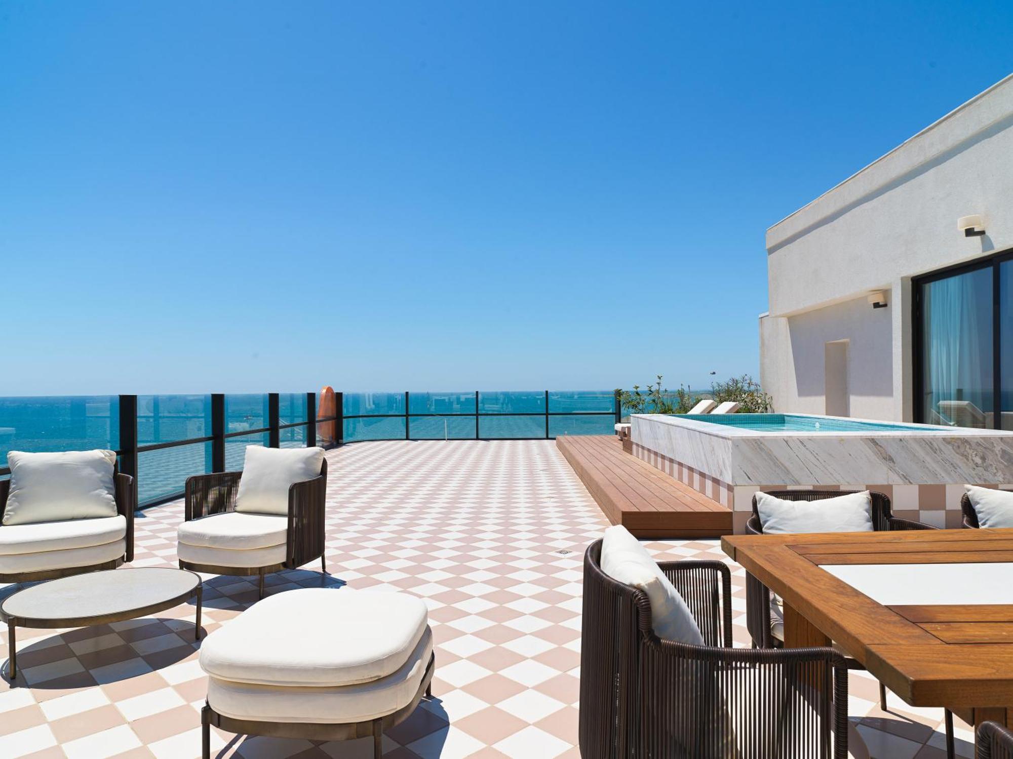 Liv Mackenzie Beach Suites Larnaca Adults Only Exteriör bild