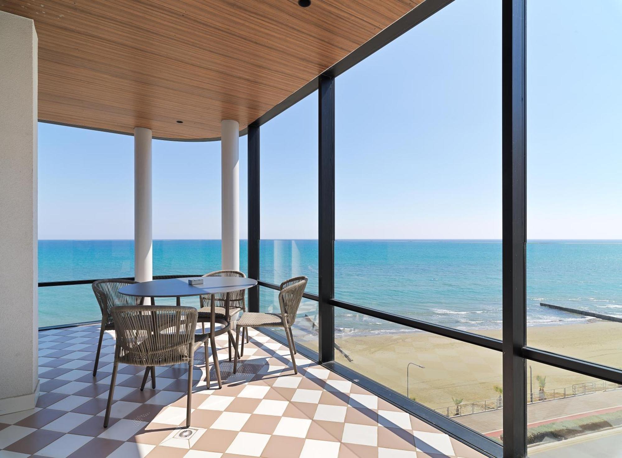 Liv Mackenzie Beach Suites Larnaca Adults Only Exteriör bild